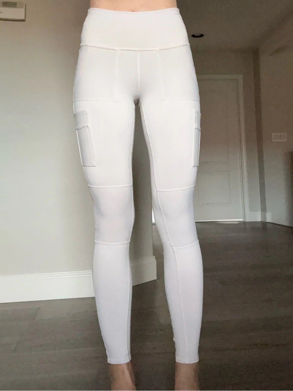ALO Yoga White High-Waist Cargo Pocket Leggings